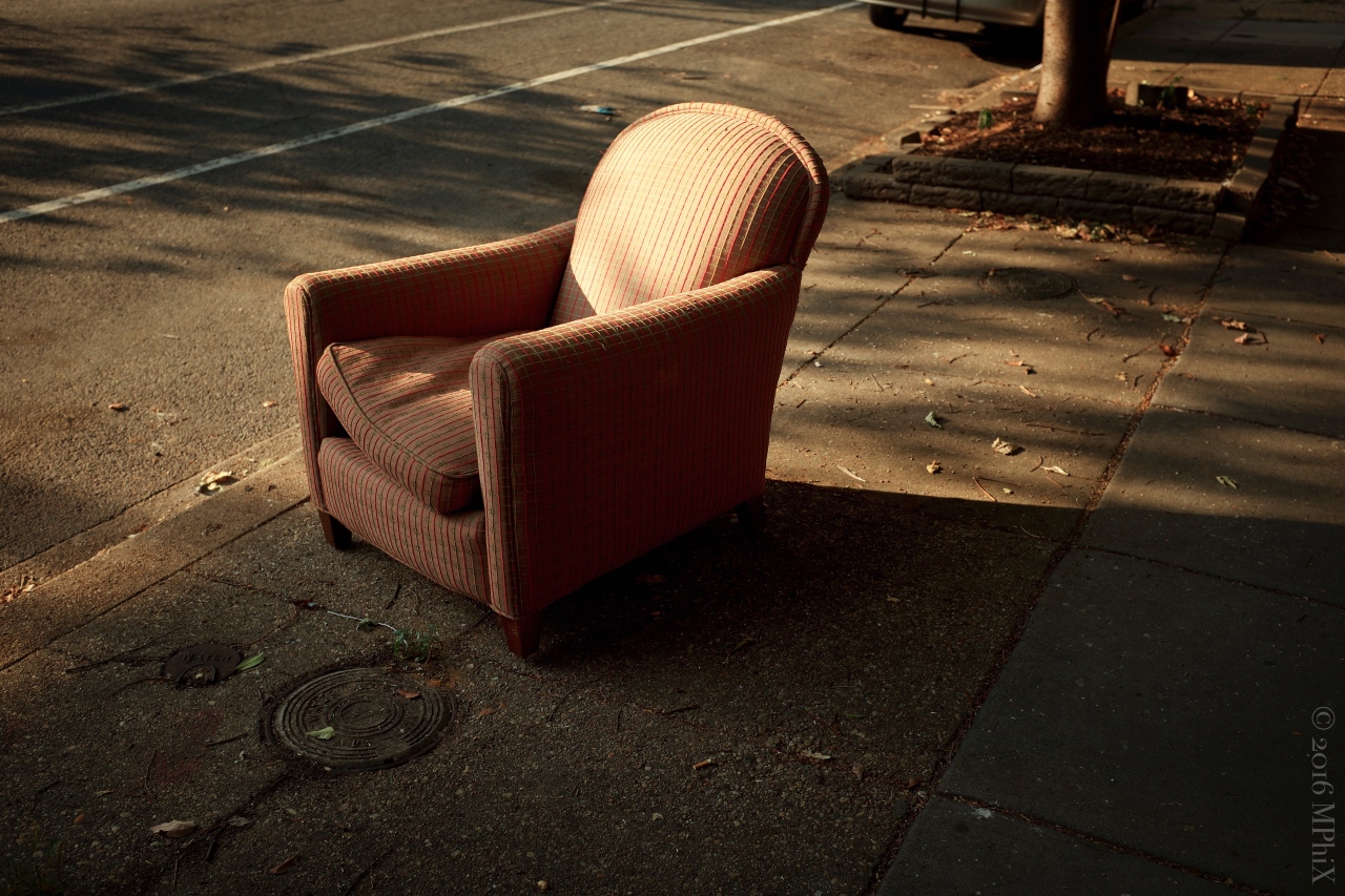 dc-street-armchair-red_mphix